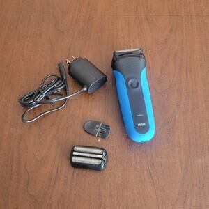 Braun 5409 Wet Dry Rechargeable Electric Razor Blue Black with Charger